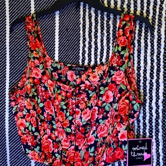 Mixed Threads Tops - Mixed Threads LA crop top